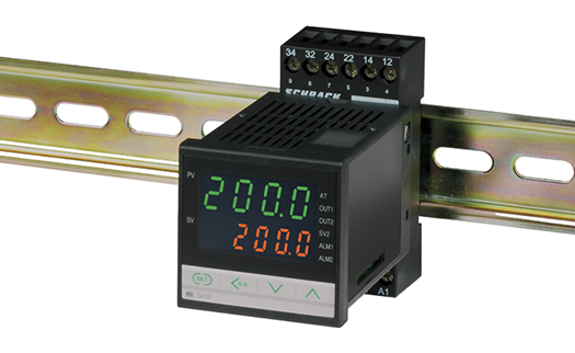 Temperaturregler mit zwei Displays für DIN-Schiene - TC GmbH